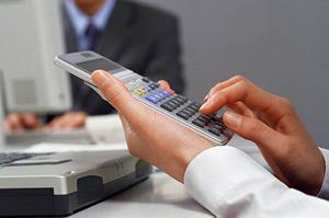 空き家の片づけを行っているパワーセラー